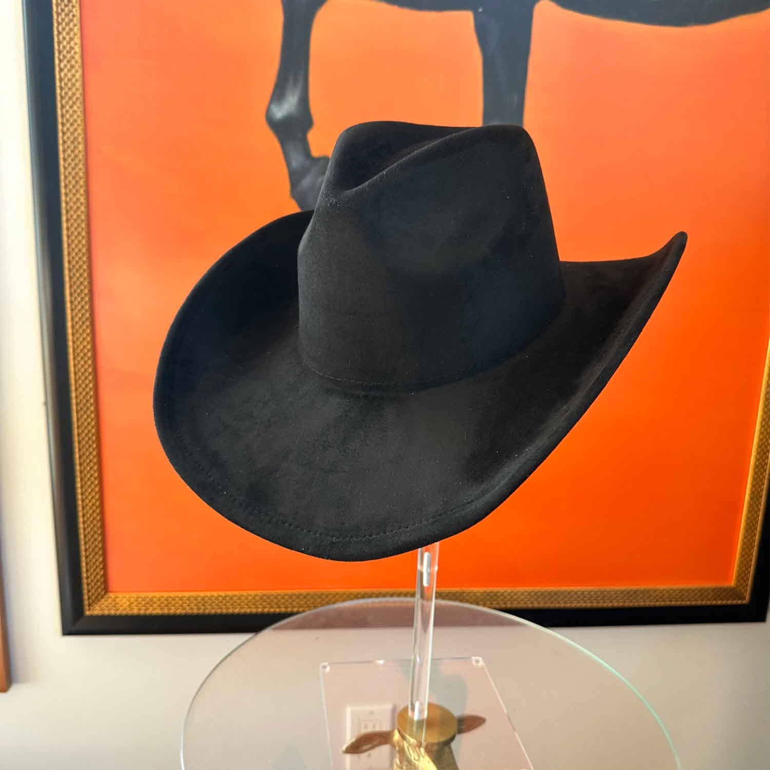 Queens INC - Vente Chapeau de cowboy – femme - Chapeau de cowboy en daim végan avec bord plat rigide0