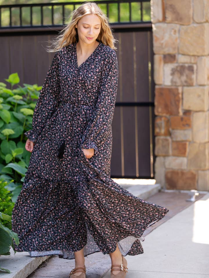 Abito Maxi Floreale Evangeline per le Vacanze per la vendita all'ingrosso da parte di Inherit Clothing Company