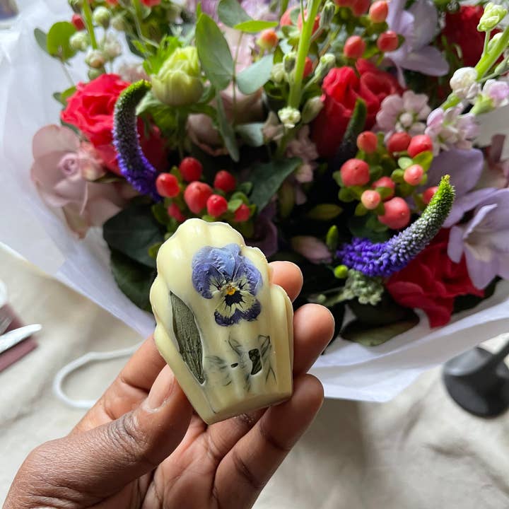 Madeleines de flores comestíveis por atacado de Dee's Basement