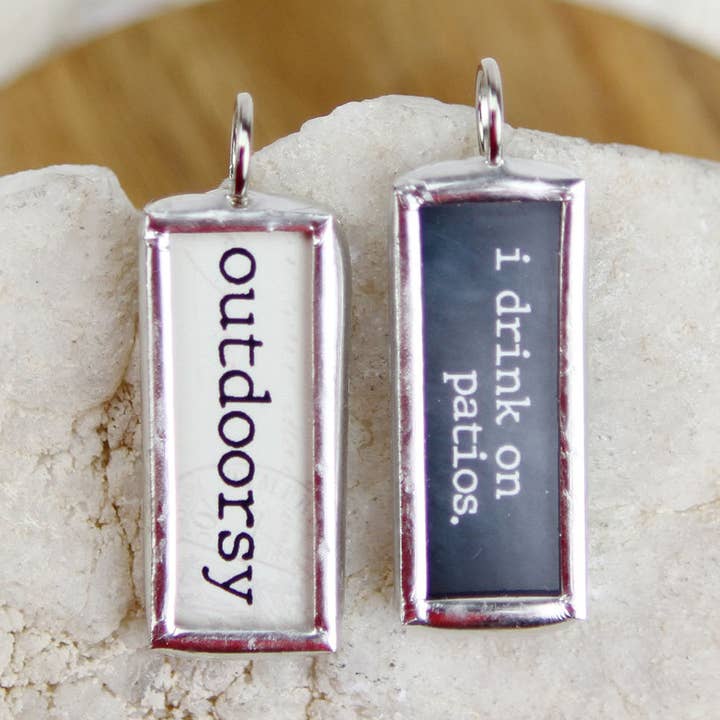 Collier à breloques amusant Outdoorsy pour la vente par Jennifer Dahl Designs LLC