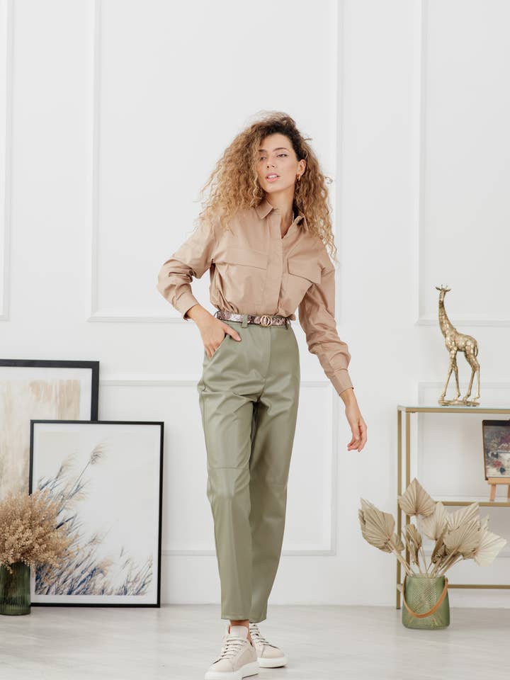 Olive øko-læder bukser for engroshandel hos Azuri