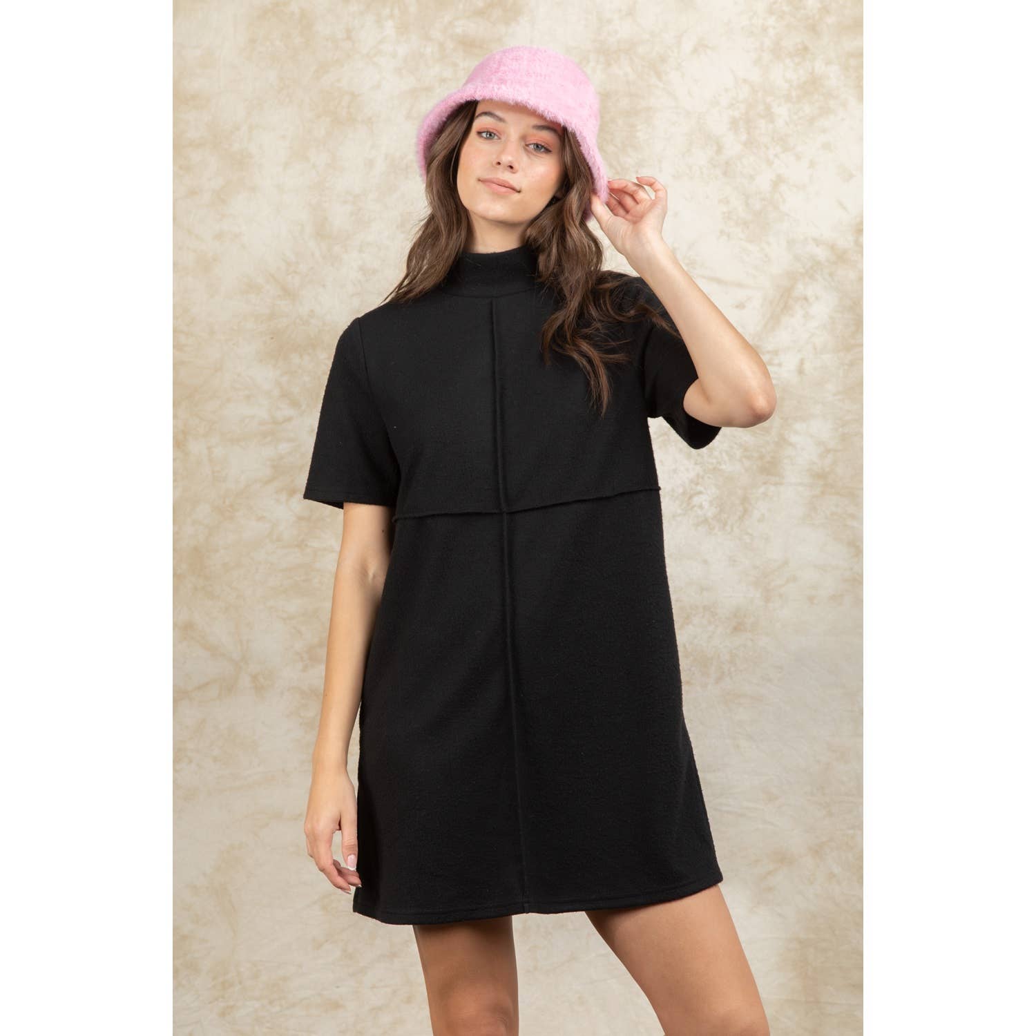 Apolline – Großhandel Kleid – Damen – Minikleid mit Stehkragen und Vordernaht0