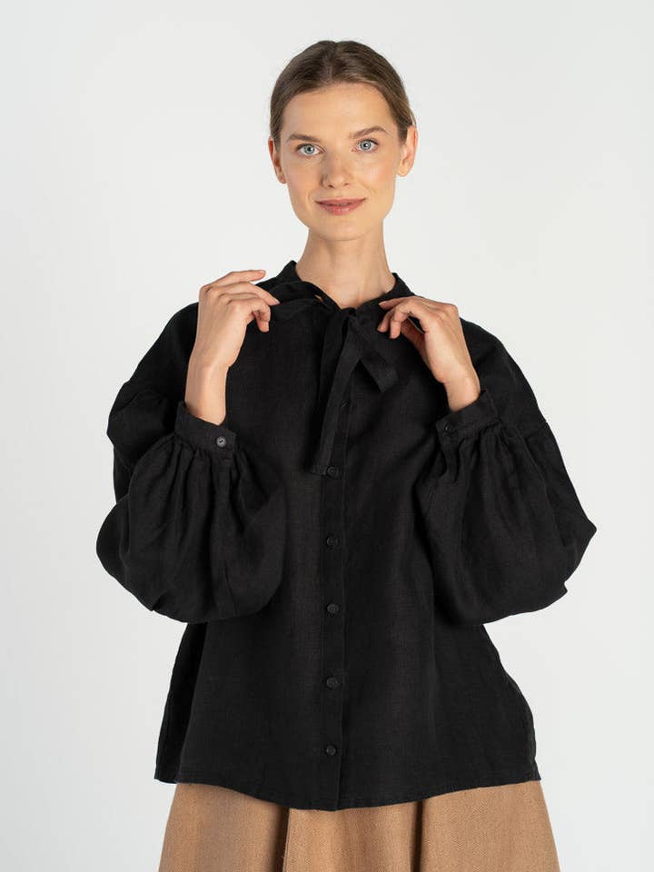 Clementine – Linnedskjorte med Sløjfekrave for engroshandel hos Son de Flor