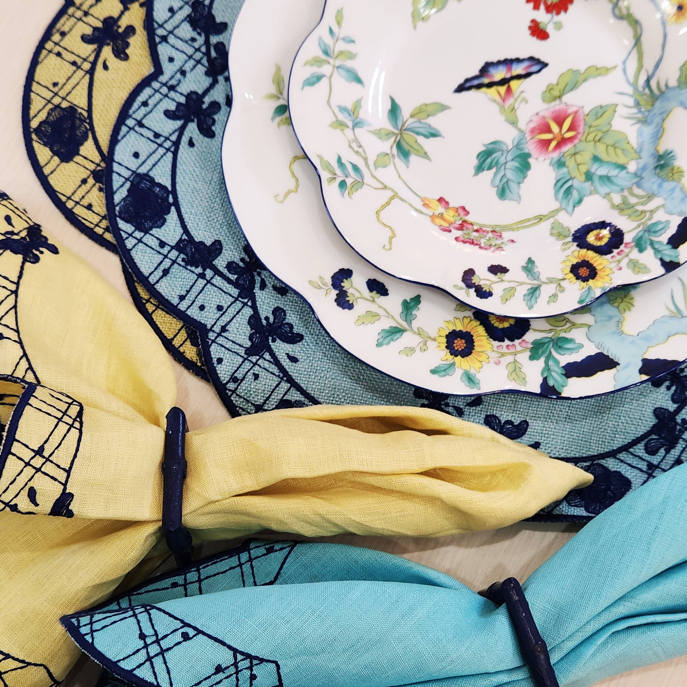 Iza Silva -Luxury Tableware - Wholesale Dinner & Cloth Napkin - The Original -Florentine Collection -Napkins -Various Colors11