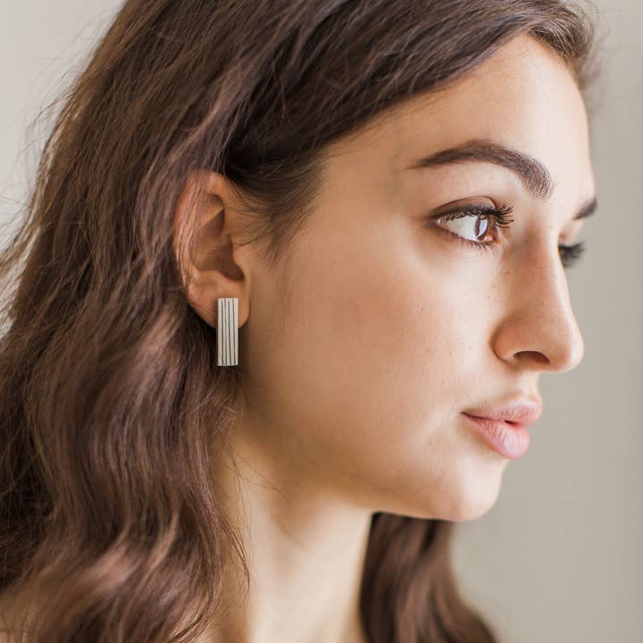 Jenna Vanden Brink Ceramics - Venta al por mayor Pendientes de botón/aretes de poste - Pendientes de barra a rayas1