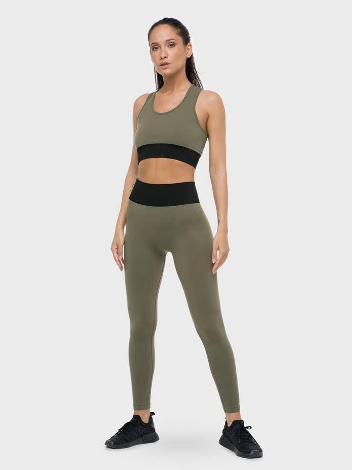 Completo Sportivo Donna in Tessuto Tecnico – BRB Top + Leggings Olive for wholesale by HEART and SOUL