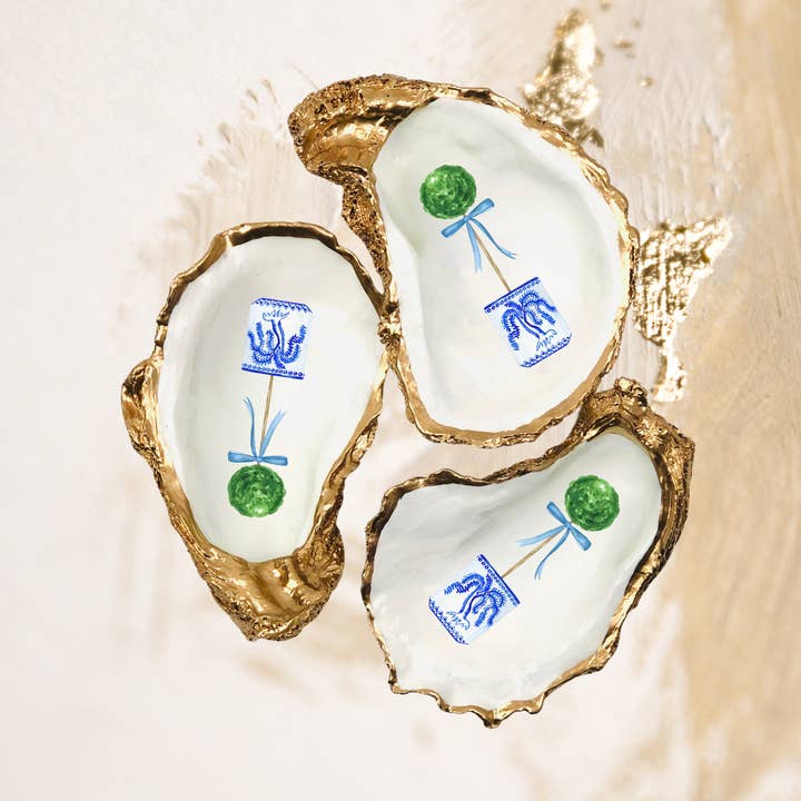 Plat à anneaux Spring Chinoiserie Oyster Shell pour la vente par Willett and Co