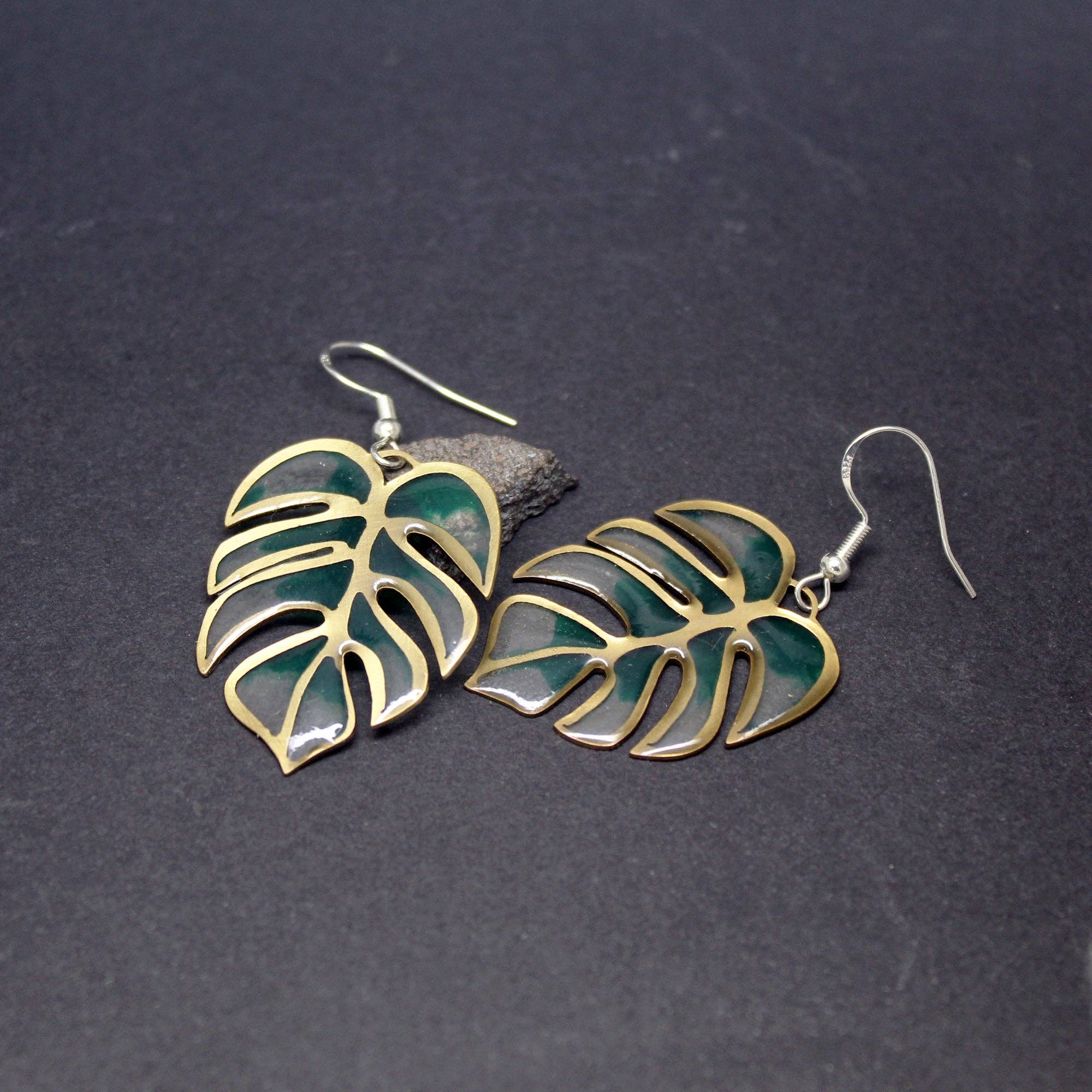Plataica - Wholesale Dangle Earrings - Brass and 925 silver monstera leaf earrings with clear UV resin2