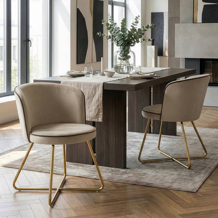 Glamour Home - Vente Chaises - Lot de 2 chaises de salle à manger Anila en velours beige avec pieds dorés0