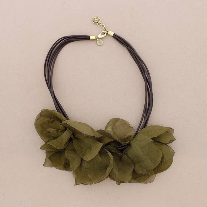 Gargantilla Tres Flores para venta al por mayor de Sonata