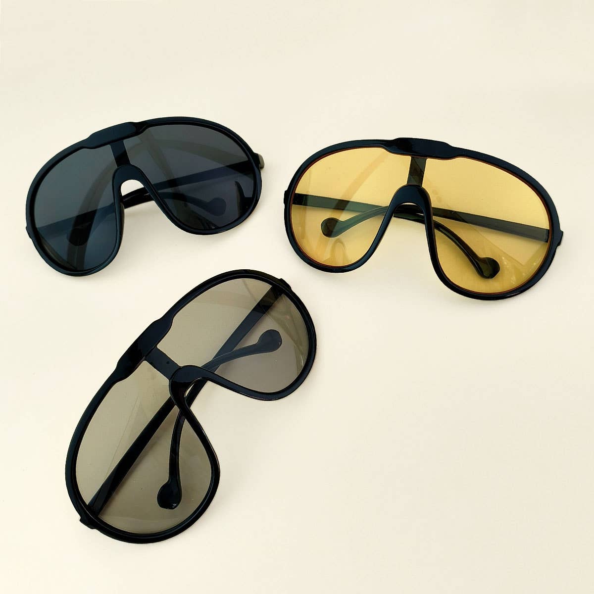 ACCITY - Wholesale Sunglasses - Women's - OVERSIZED FRAME ONE-PIECE SUNGLASSES UNISEX_CWASG028211