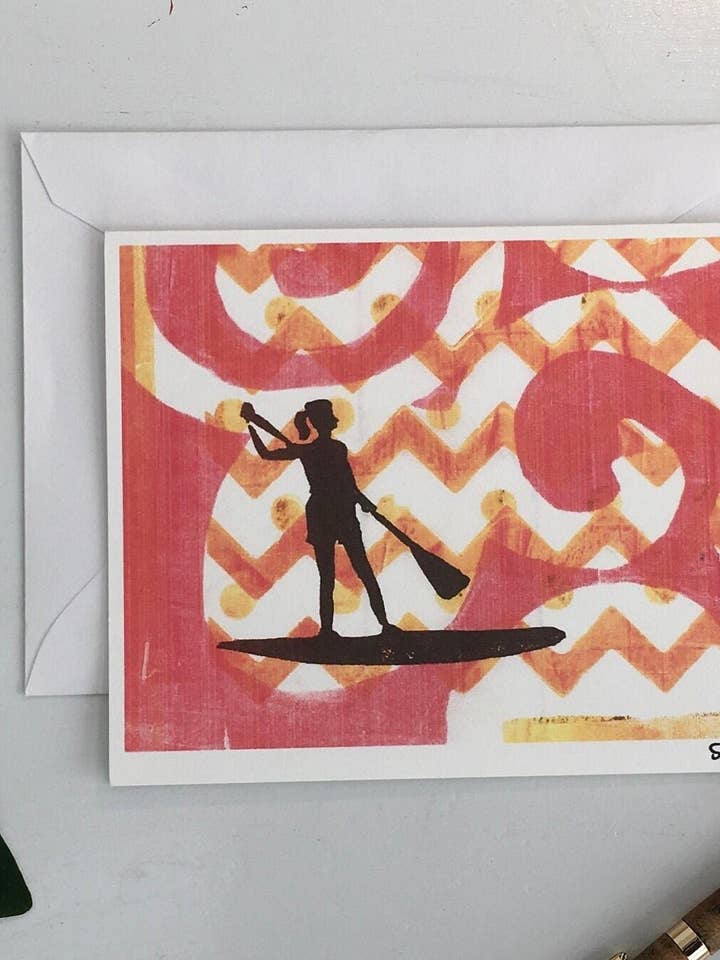 Carte | Paddle Girl | Œuvre originale de gravure pour la vente par Sue Gross Design Studio
