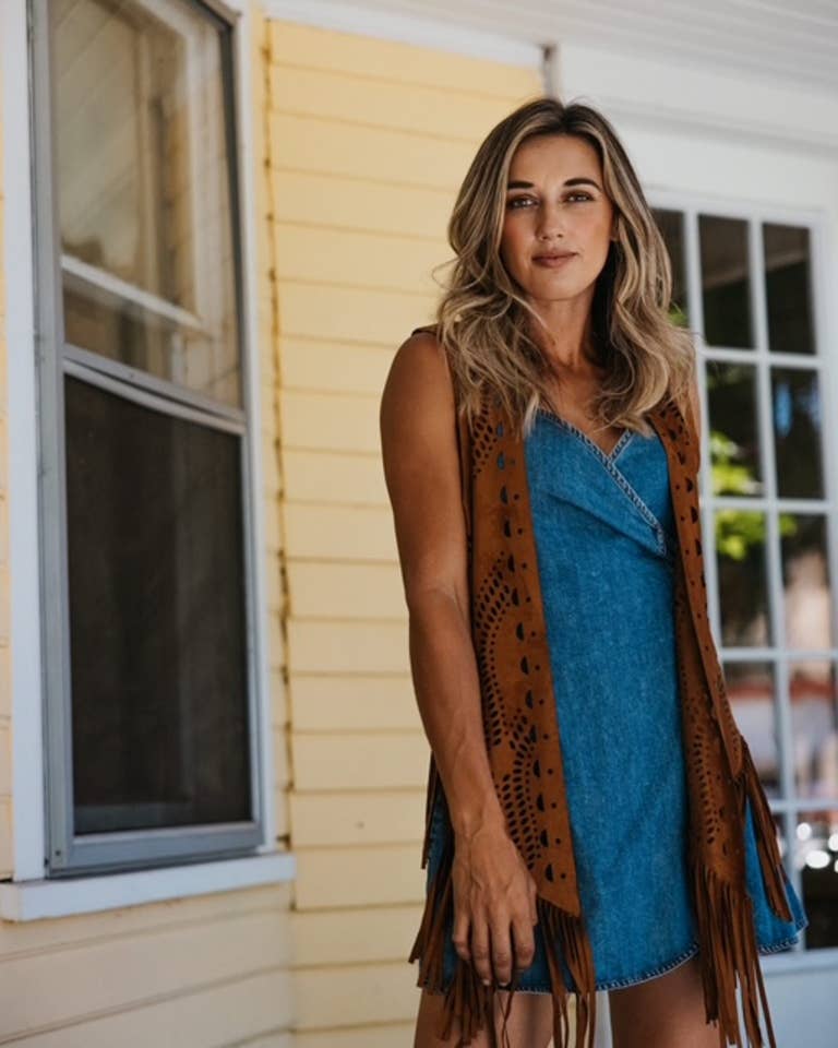 Brun Poncho/väst i imiterad mocka för kvinnor - Stil# - SHA-2 för wholesale på Faire4