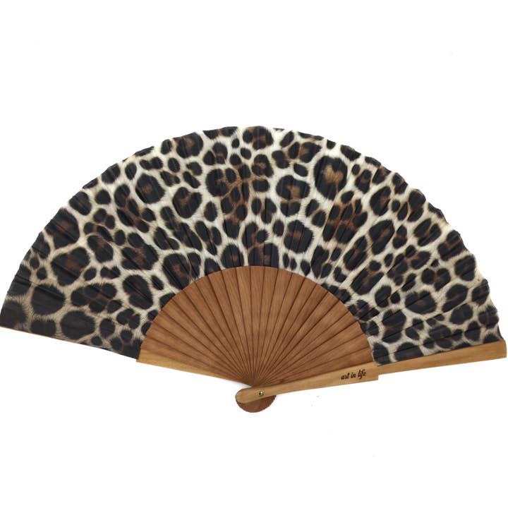 Éventail à main en bois et tissu Léopard Chic pour la vente par Sauga