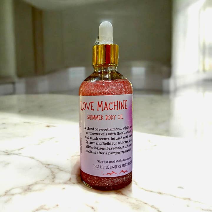 Liefdesmachine Glans Lichaamsolie voor wholesale door This Little Light of Mine Skincare