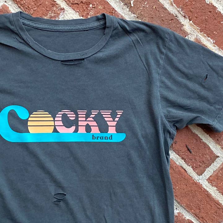 Cocky Brand Sunqueimado Tee por atacado de The Cocky Brand