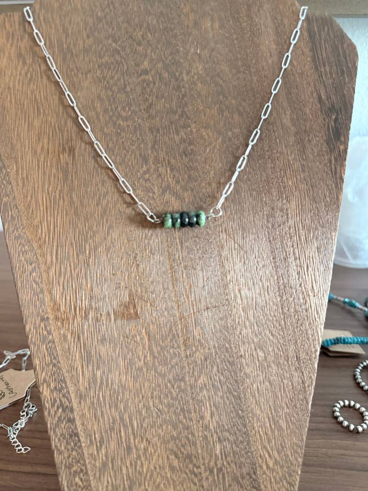 Kiwi Sten Bar Halskæde for engroshandel hos Delanie Nicole