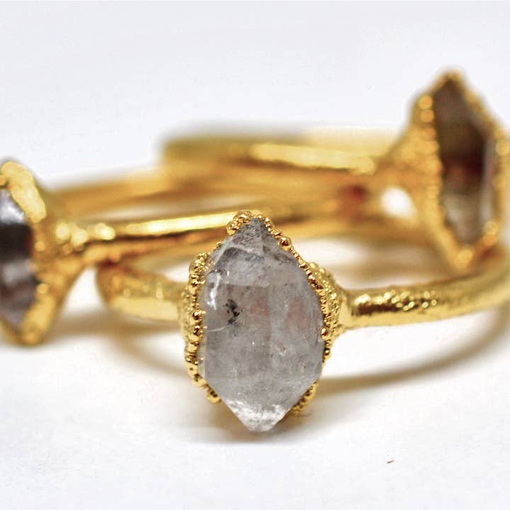 Daddy Daughter Jewelry - Vendita all'ingrosso Anelli con pietra singola/solitario - Anello in oro con diamante grezzo Herkimer, pietra portafortuna di aprile, anello grezzo0