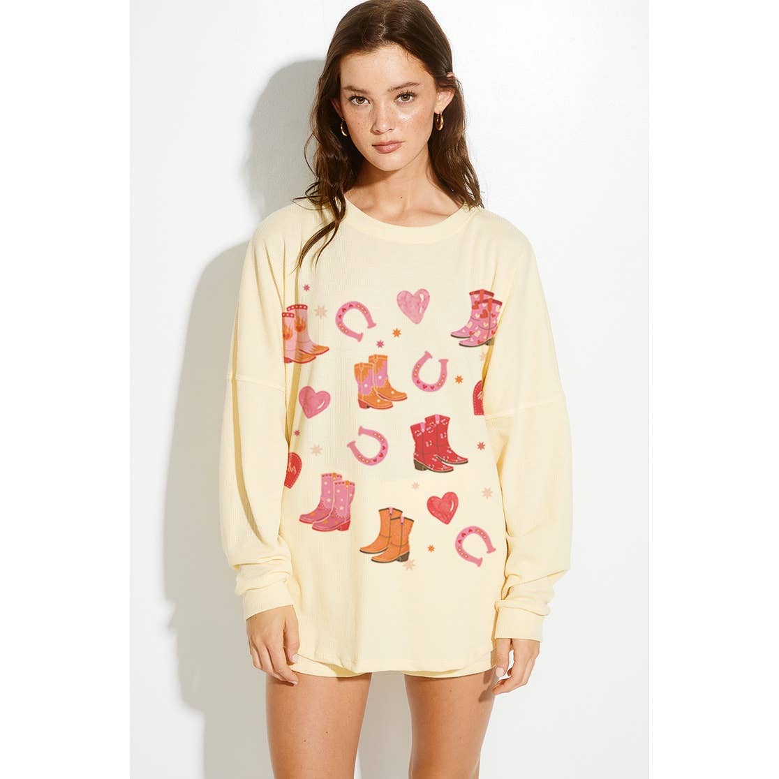 Phil Love – Conjunto de top e calça (roupa NÃO Casual) - Mulher por atacado – Conjunto de calções curtos de lounge com estampa de coração e botas de cowgirl17