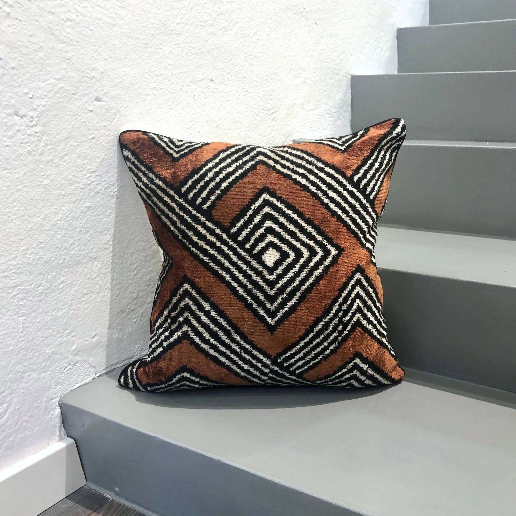 Mila∞Miro by Emelie - Wholesale Throw/Decorative Pillow - Velvet Ikat Cushion African Zulu | Velvet Ikat Pillow Cover0