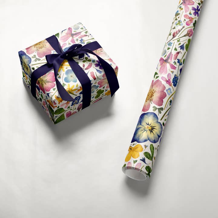 Lucy Miller – wholesale Flat wrap – Pressed Flower Wrapping Paper Sheets, Recycled, in Natural