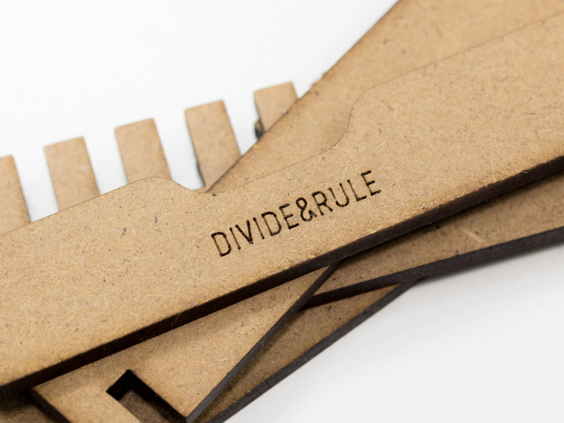 Divide and Rule - Venta al por mayor Organizadores de escritorio - Soporte para 7 artículos - Original7