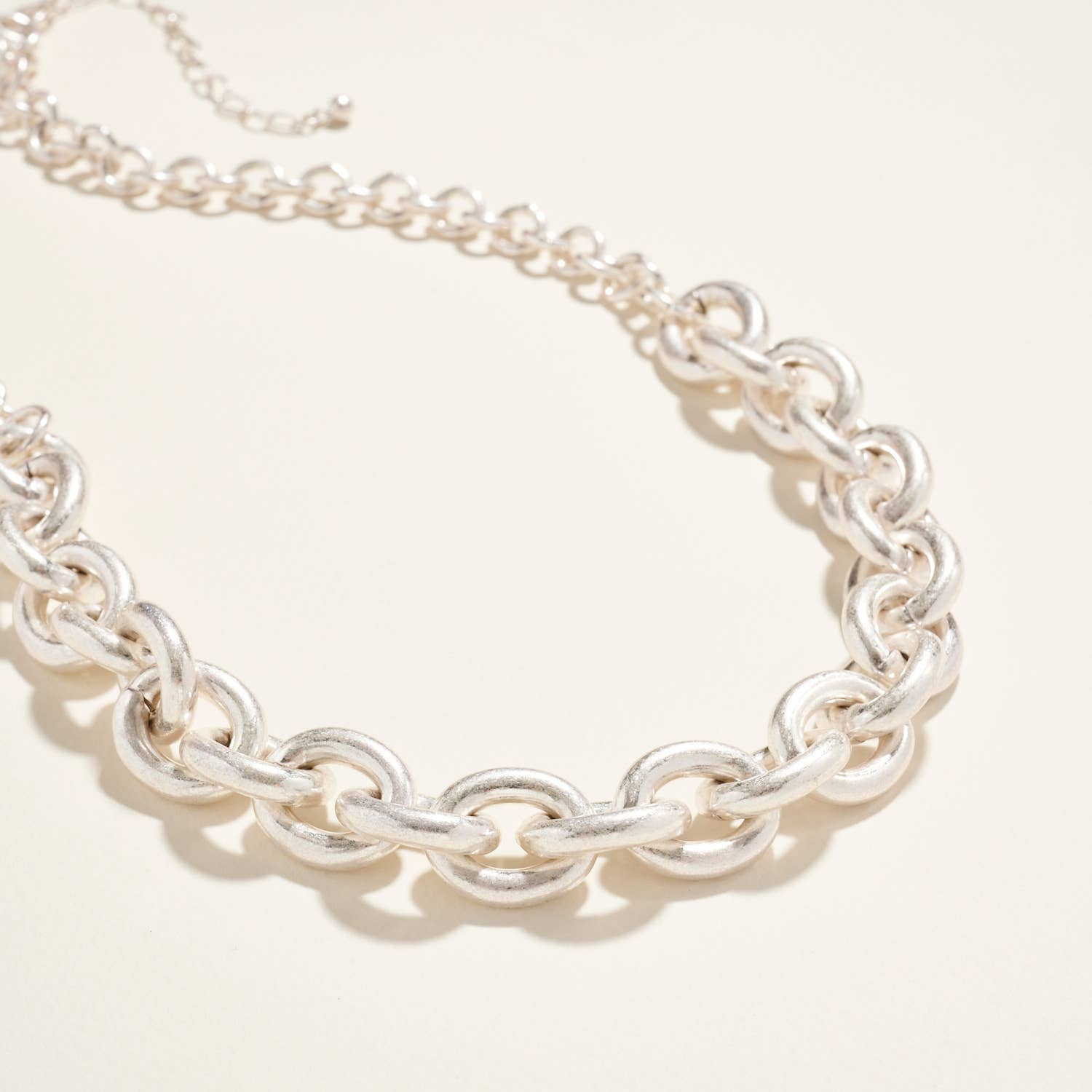 Designature New York - Vendita all&#x27;ingrosso Collane a catena e maglie - Collana Vintage a Catena Spessa in Metallo4