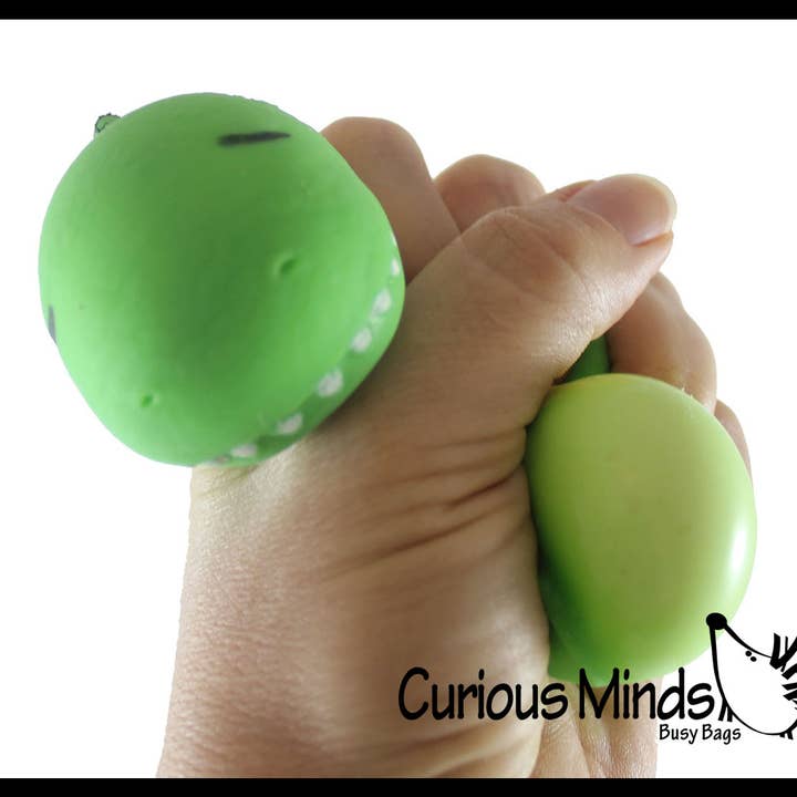 Curious Minds Toys - Wholesale Knijpbal - Kinderen en baby - 1 zachte crèmekleurige stressbal met dinosaurus gevuld met honden - Squishy Gooe10