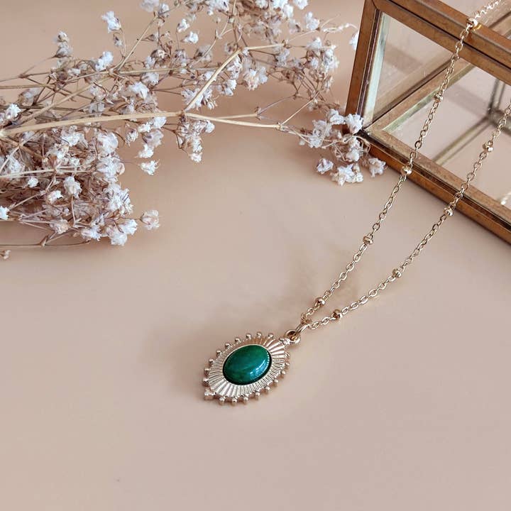 La Passionnée green agate pendant necklace for wholesale by Sophie Bijoux