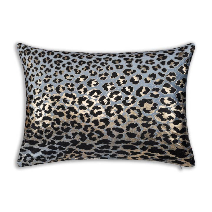 Coussin lombaire Bryce Animal Print pour la vente par Cloud 9 Design