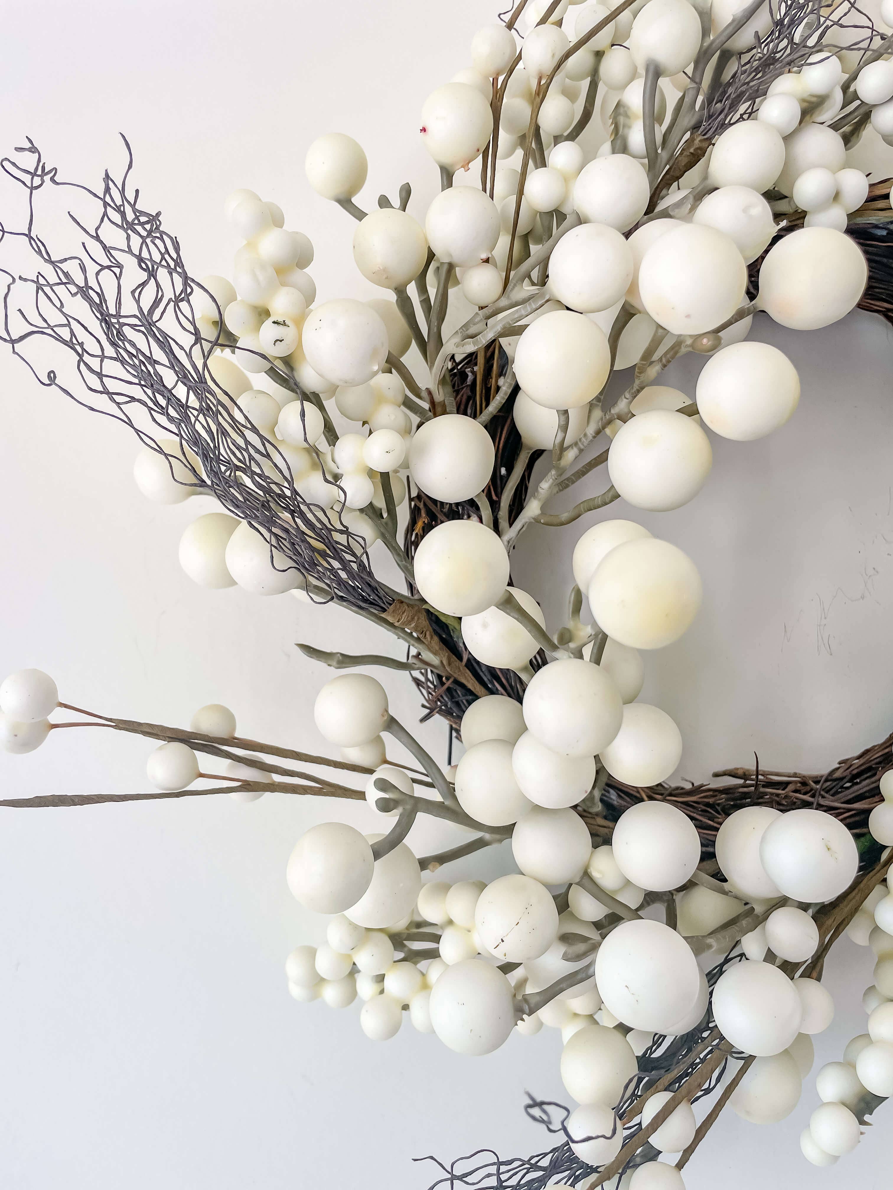 Hycroft Home Decor - Wholesale Wreath - Cream Ivory Berry Faux Christmas Wreath 14"2