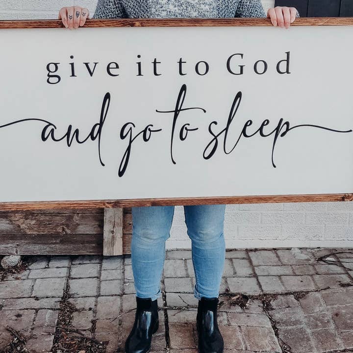Geef het aan God en ga slapen | Bijbelvers| Christelijk voor wholesale door The Wick & Burn