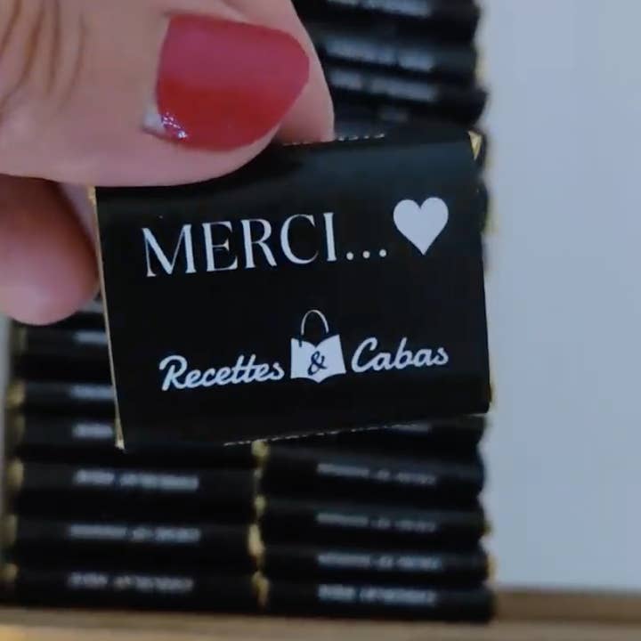 Les Moments Suspendus – Großhandel Schokoriegel – PERSONALISIERTE SCHOKOLADE - Erstellen Sie Ihre Nachricht und/oder Ihr Logo5