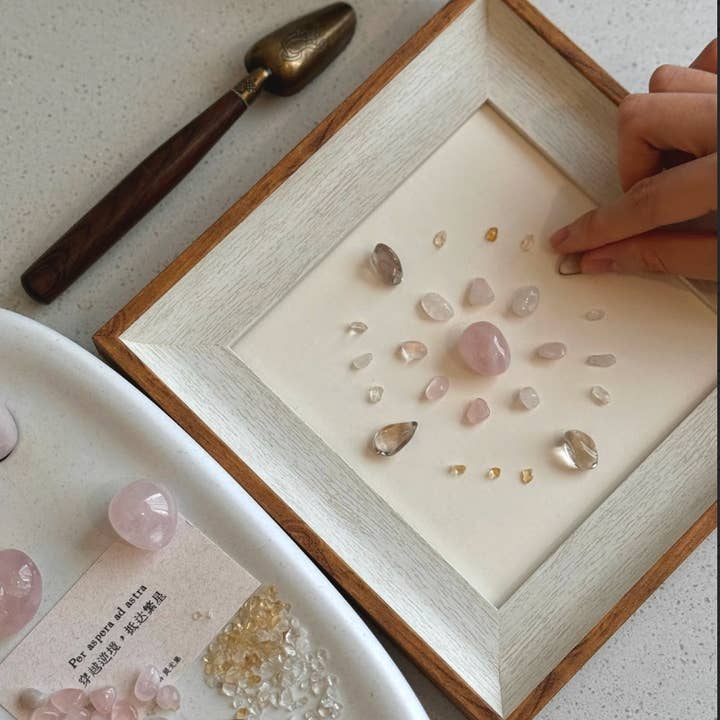 Kristallnät Väggdekaler Ros och Klar Kvarts DIY-set för wholesale av Auris Space