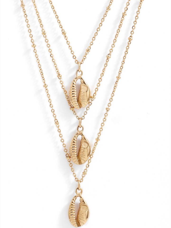 Collier en coquille triple brin pour la vente par Knotty Accessories