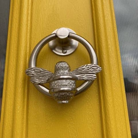 Brass bee – wholesale Knob/pull – Brass Bumble Bee Ring Door Knocker - Satin Finish3