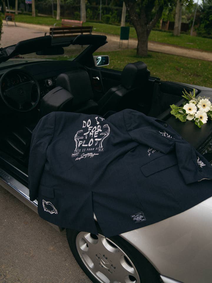 Traje a medida según tu signo for wholesale by Humpier