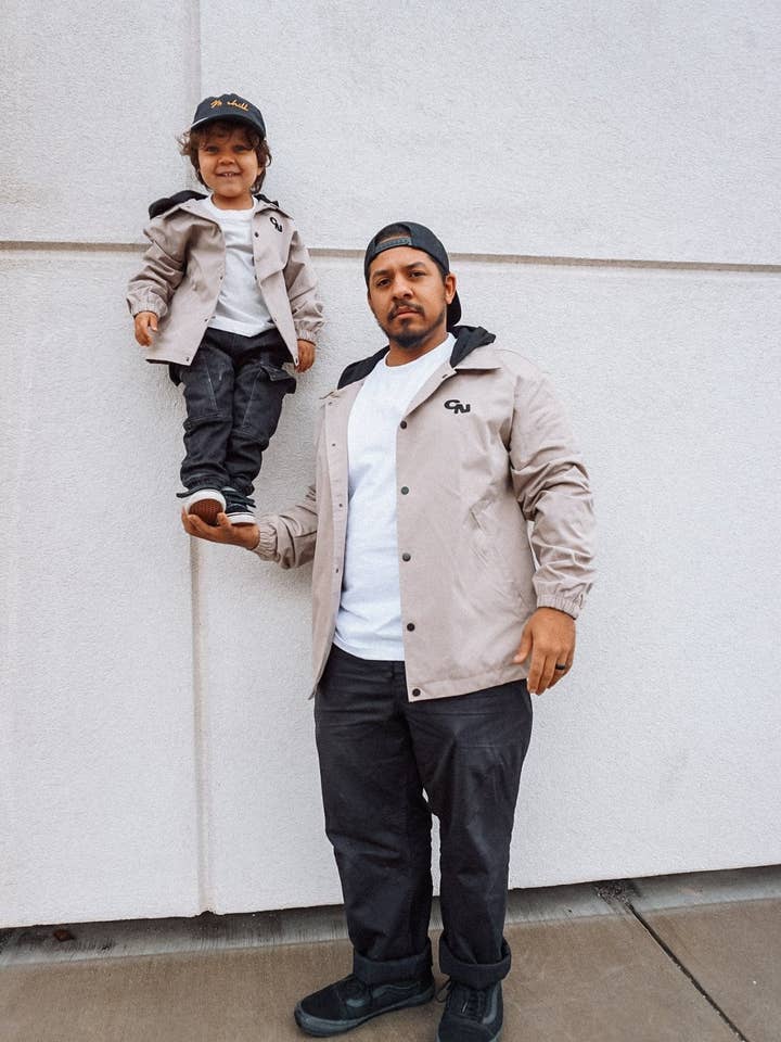 CHINO REGENJACK voor wholesale door Cedar North