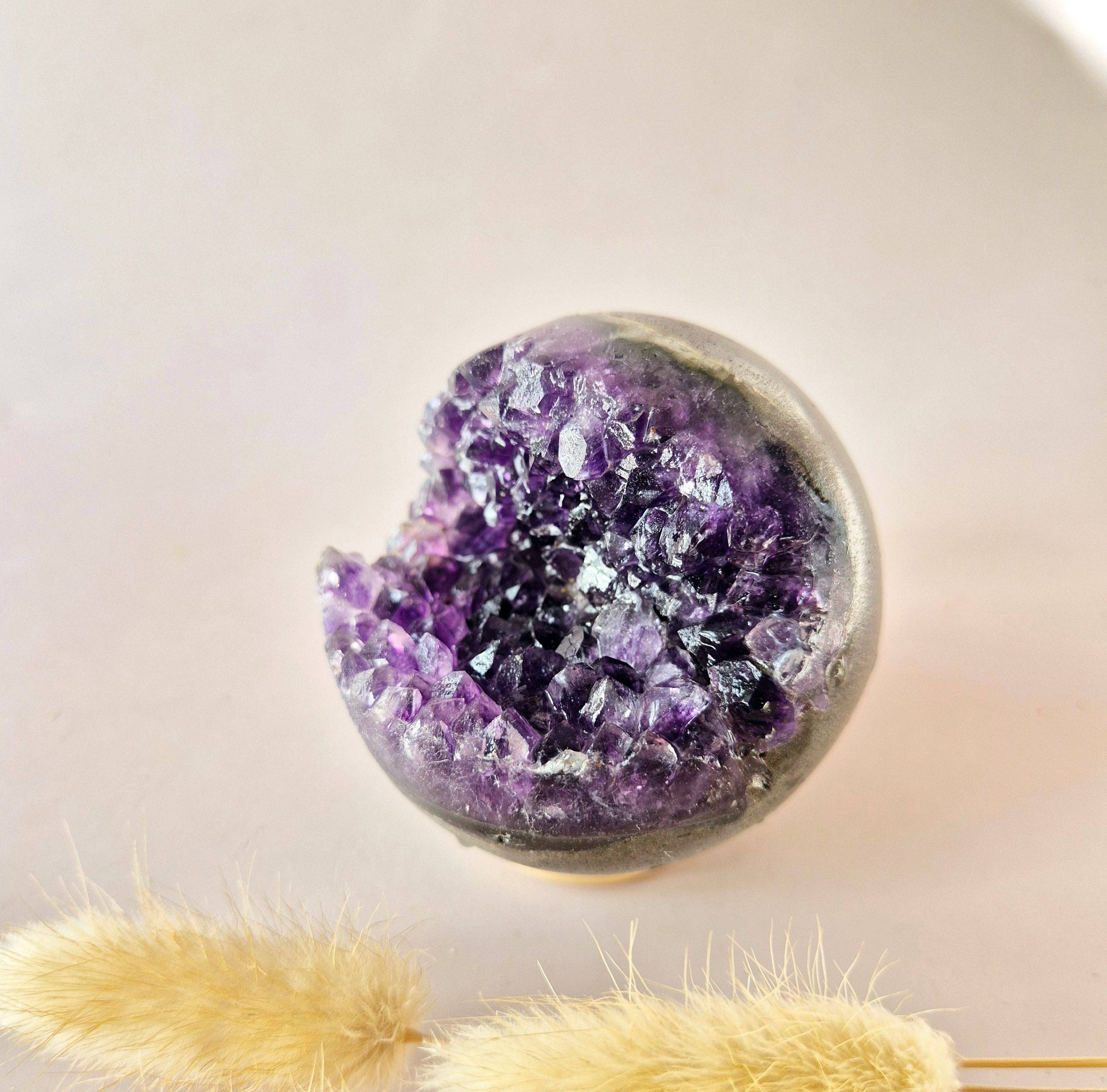 Moonlight Gemstones – wholesale Spiritual stone/crystal – High Quality Gemstone Amethyst Geode Sphere (60–70 mm)3