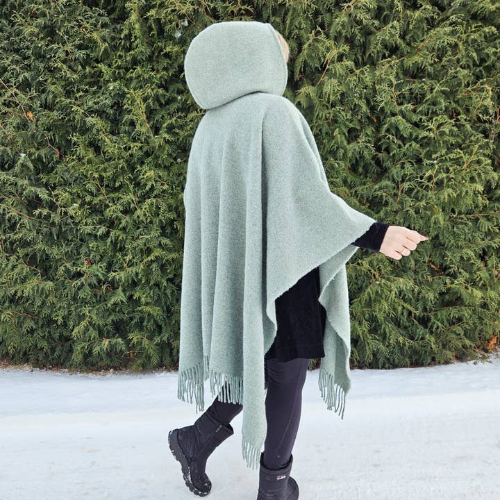 NorraVilla - Wholesale Poncho - Women's - Wool Poncho - Vakaris - Pale green5