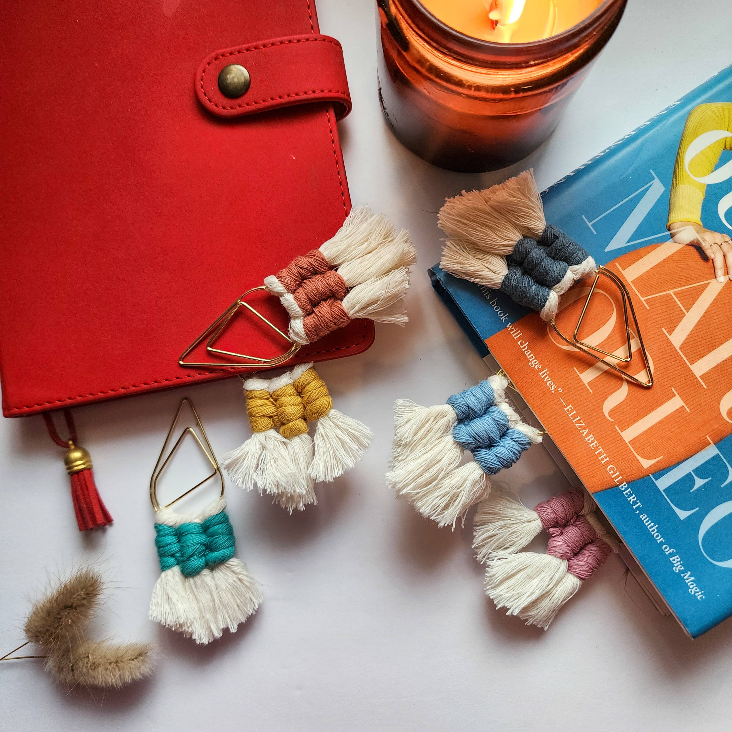 Handmade By Uruba – Engroshandel Bogmærke – Håndlavet bogmærke med kvaster | Feriegave til boghelskere6