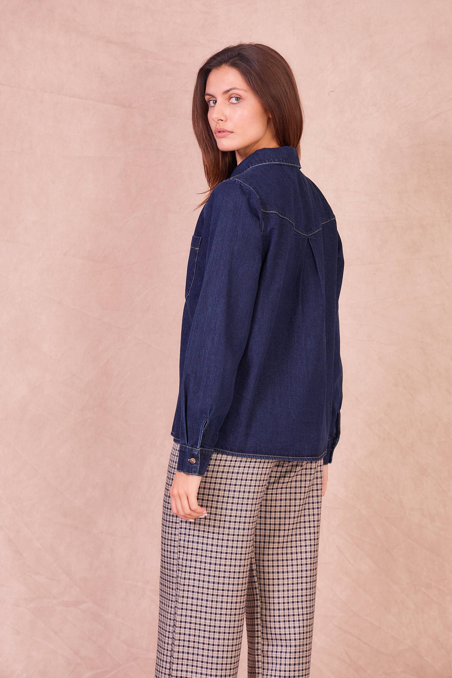 Calie Paris - Wholesale Button Down Shirt - Women's - ALERIA – 100% Cotton Denim Shirt3