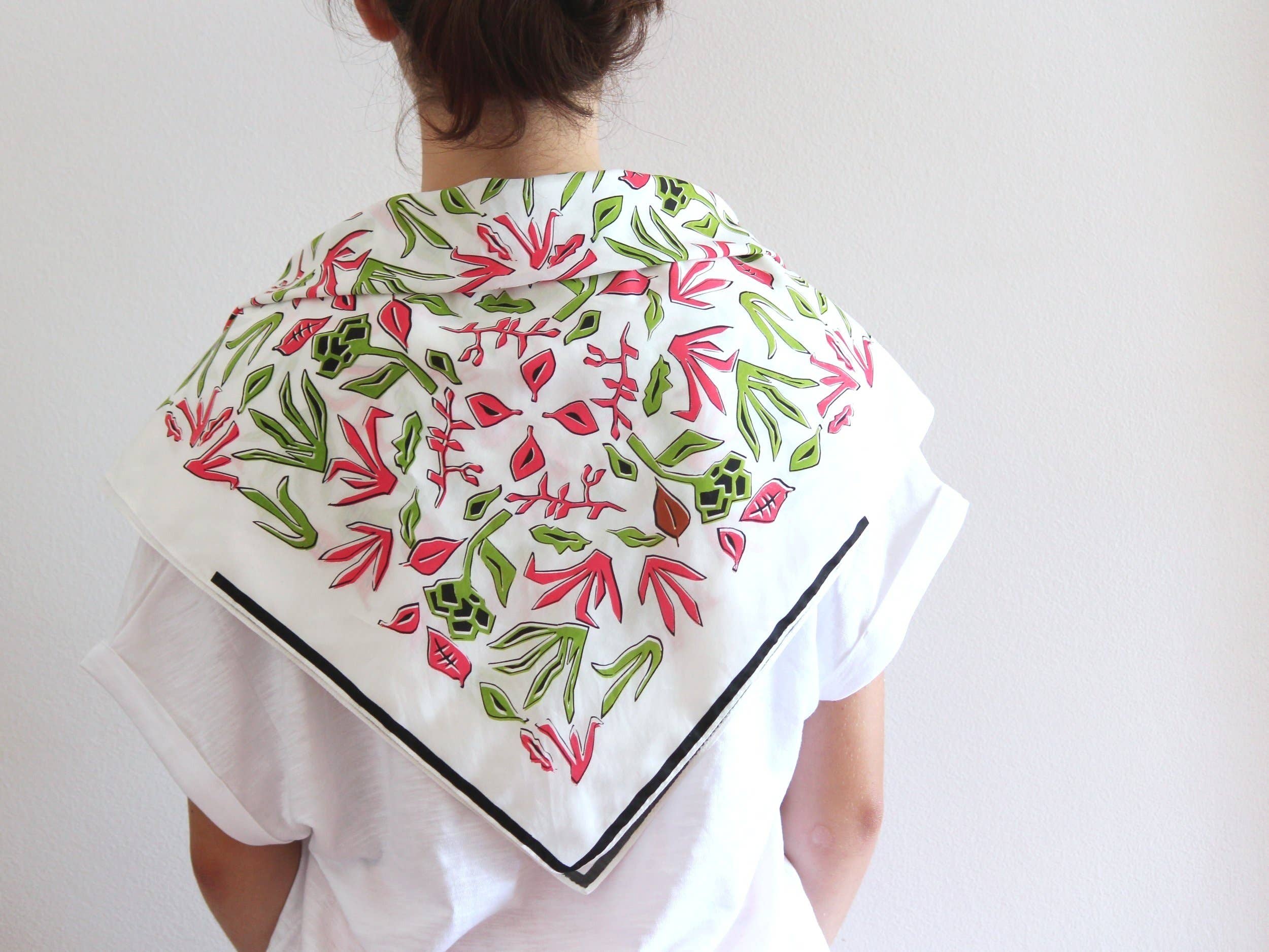 Matilde Beldroega - Wholesale Zakdoek - Uniseks - Sjaal van een mix van zijde en katoen - Bloemen 2