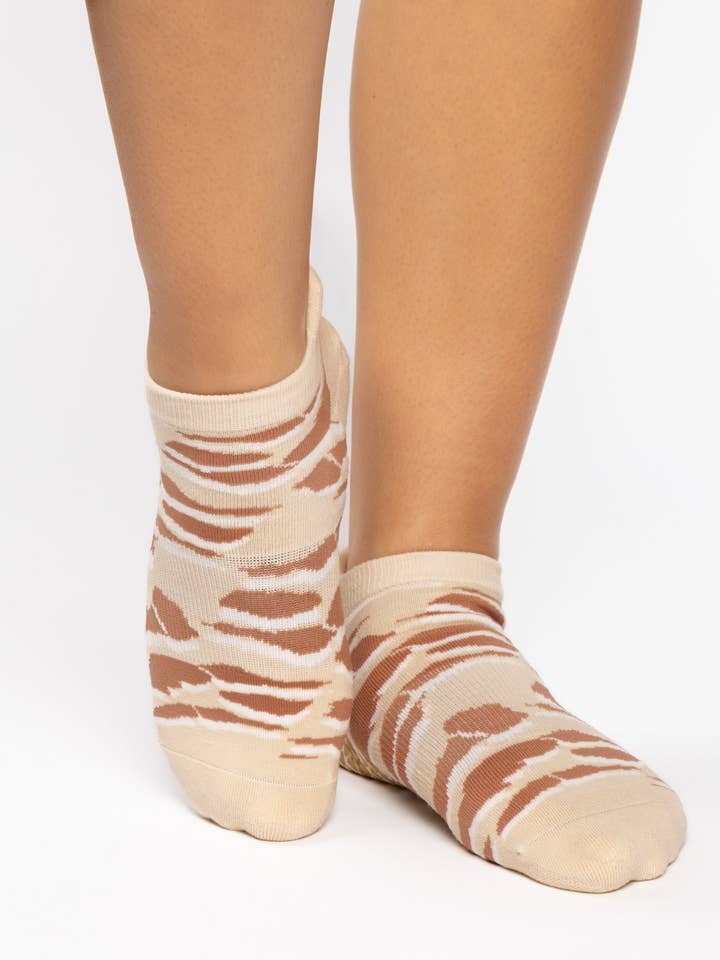 Women's Sam Full Foot Grip Sock– No Slip Cotton Blend for Pilates & Barre for wholesale by Pointe Studio