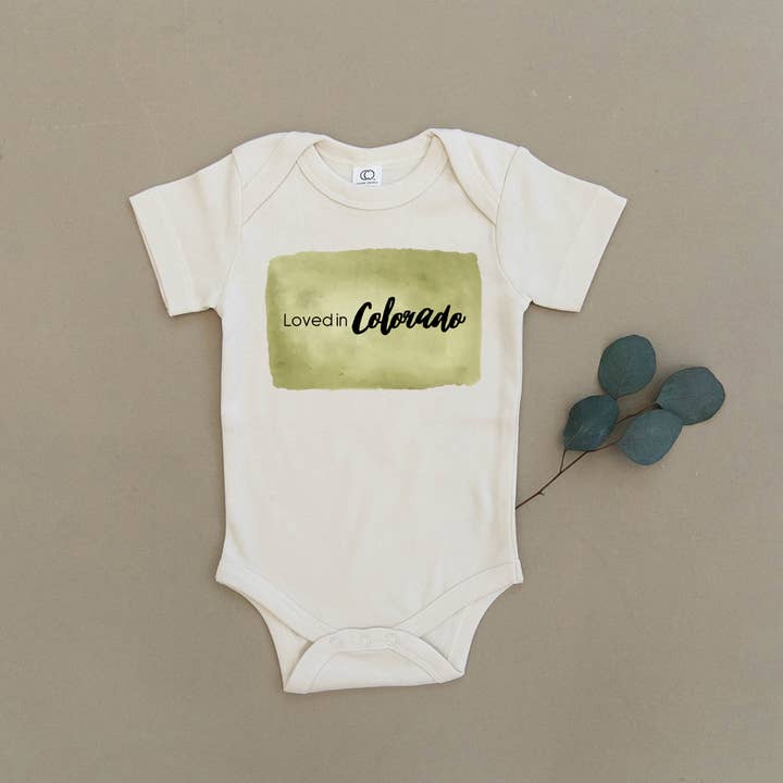 Urban Baby Co. – Bodysuit - Bebé por atacado – Loved in Colorado Organic Baby Onesie e camiseta infantil