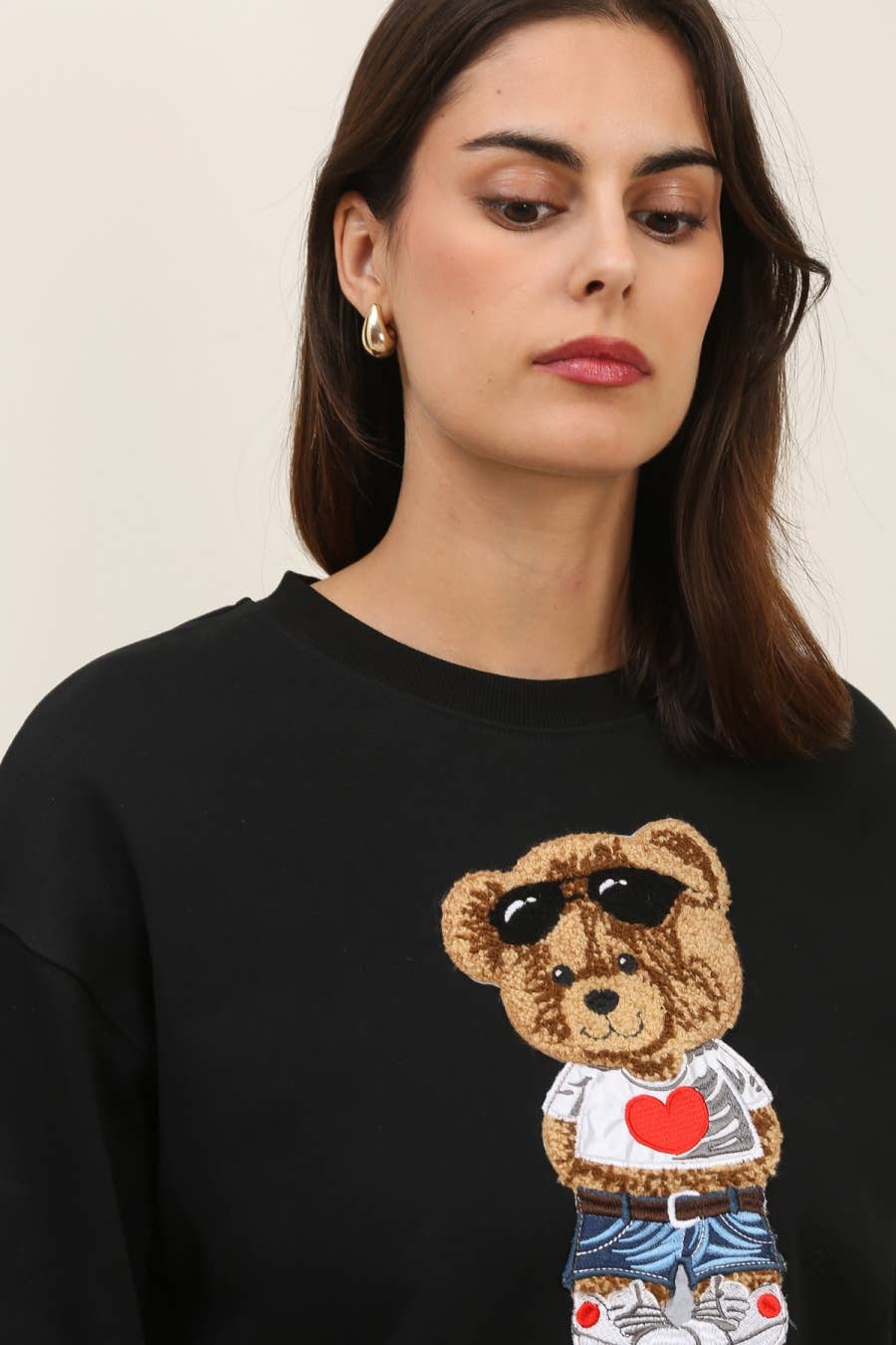 Attrait Paris - Wholesale Graphic Sweatshirt - Women's - Crew neck sweatshirt, bear with sunglasses1