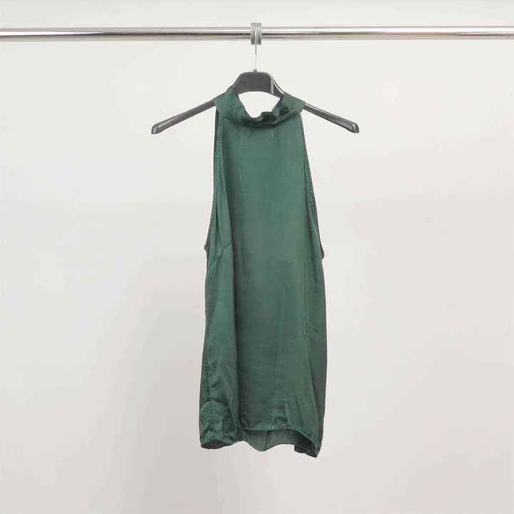 Sleeveless high-neck top in viscose TDM18809-3 and other Purchase Wholesale sänger töpfe. Free Returns & Net 60 Terms on Faire trending on Faire.