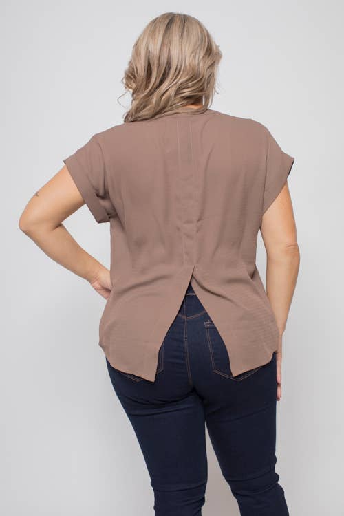 Curve Market - Vente Chemise à col boutonné – femme - CHEMISE BOUTONNÉE À MANCHES COURTES GRANDE TAILLE2