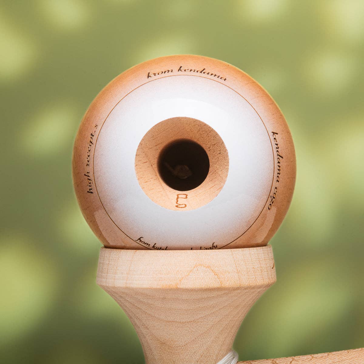 けん玉　KROM - SOMA PRO MOD KROM Soma Pro MOD Kendama | SkatePro