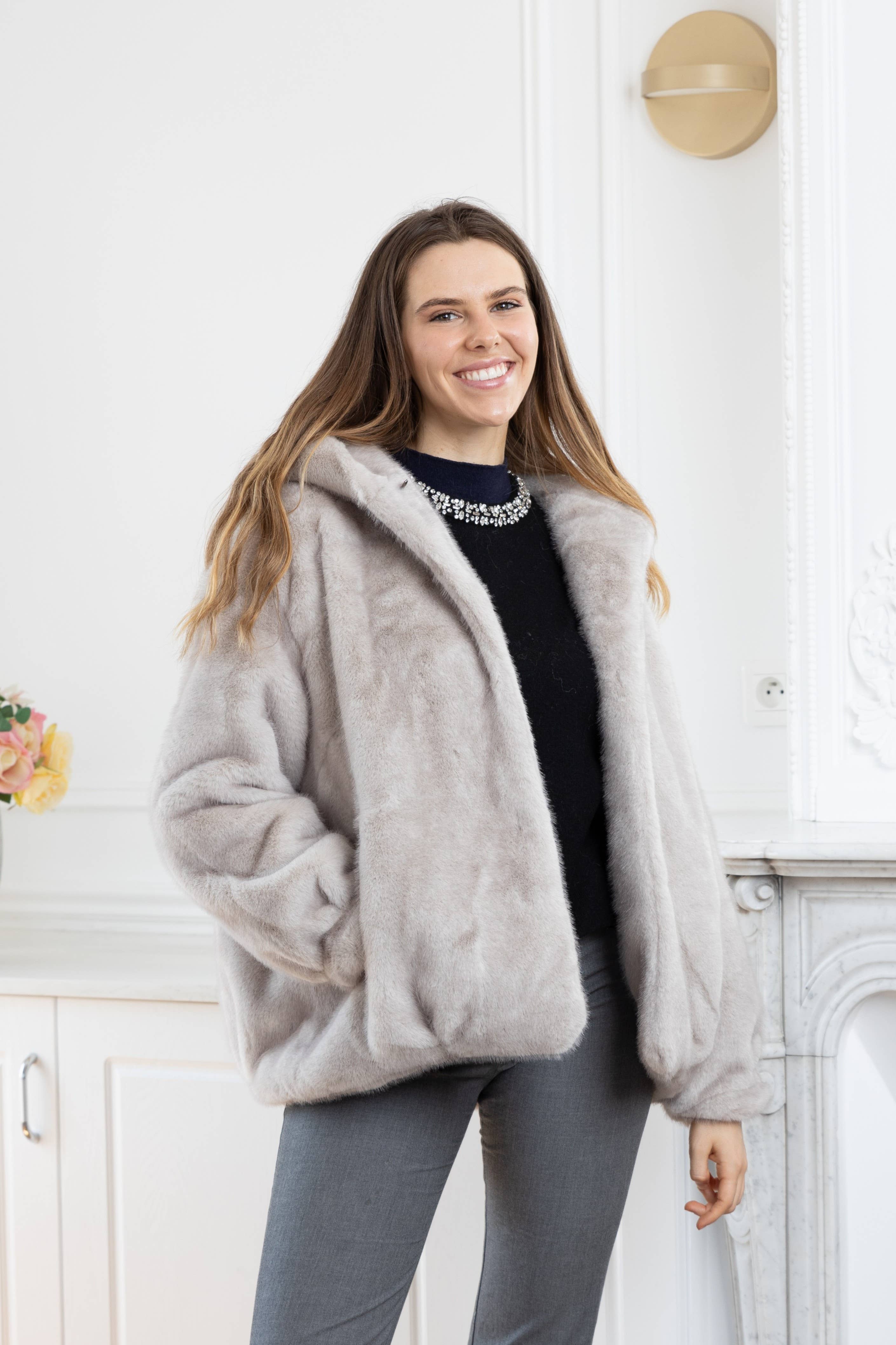 LINETA - Wholesale Fur/Faux Fur Coat - Women's - F-2 Faux fur coat with hood0